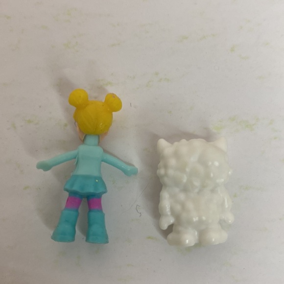 Polly Pocket Hidden Hideouts Frosty Fairytale - Picture 8 of 9